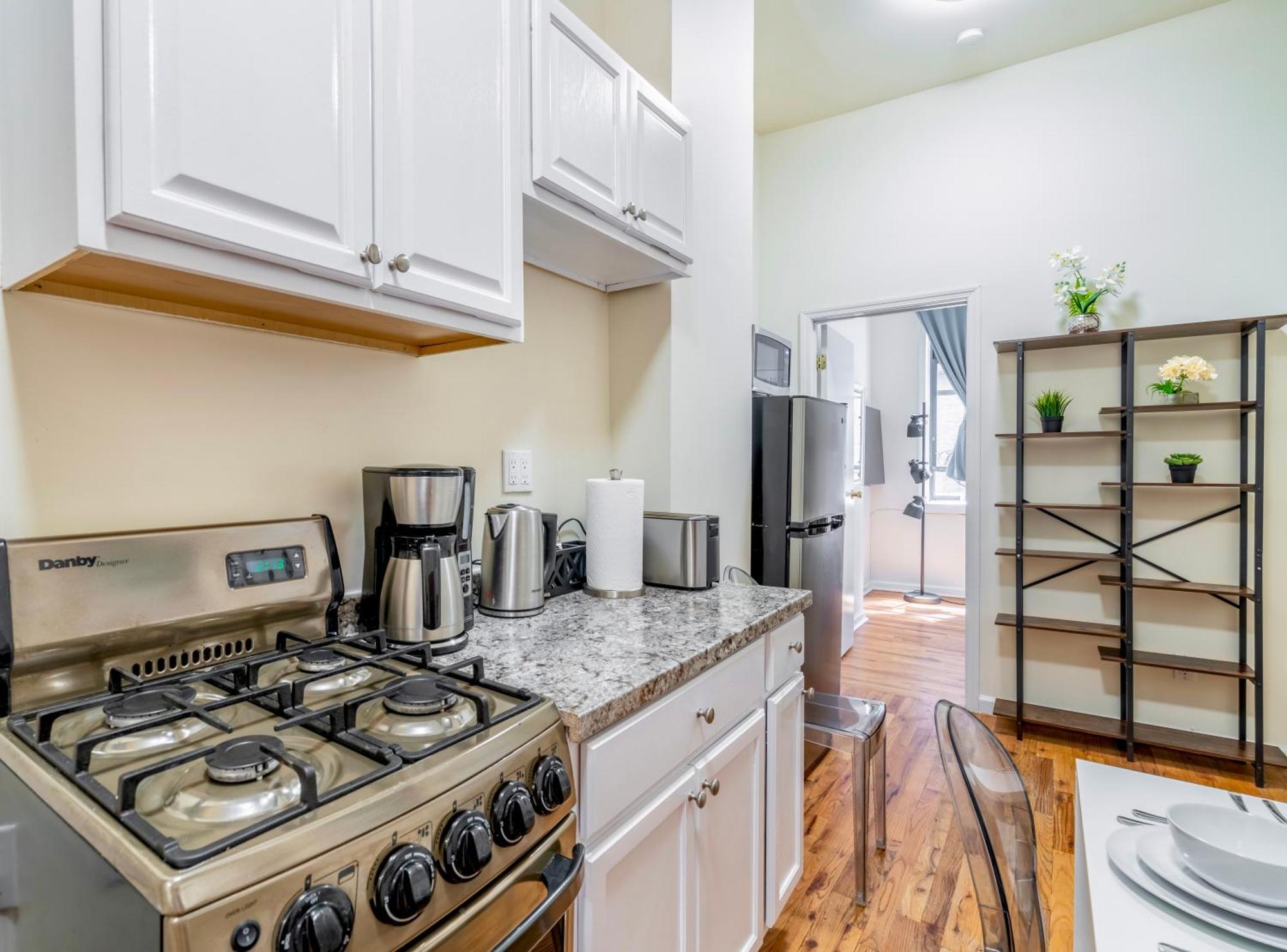 2 Bedroom Hidden Upscale Oasis New York Exterior photo